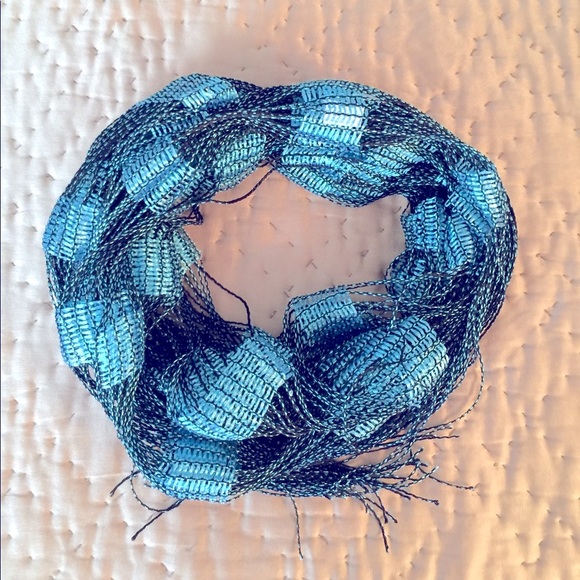 Scarf, Shawl, Wrap - Picture 1 of 6